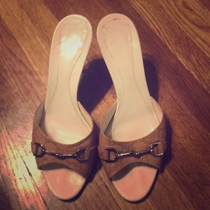 Gucci GG Canvas Pumps